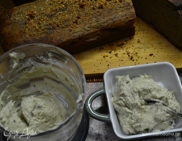 Пробуем наше шикарное, неповторимое на вкус масло! Вас все устраивает! Перекладываем в масленку.