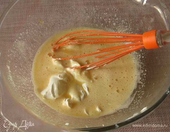 Вмешиваем мягкое сливочное масло.