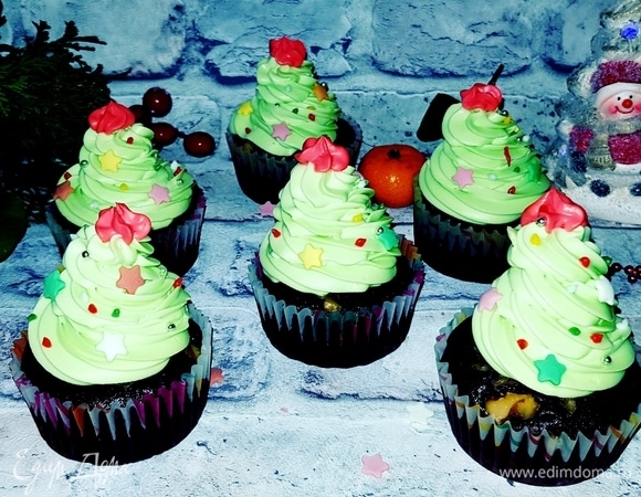 Украшаем и угощаемся мегашоколадными и очень вкусными капкейками. Приятного аппетита!