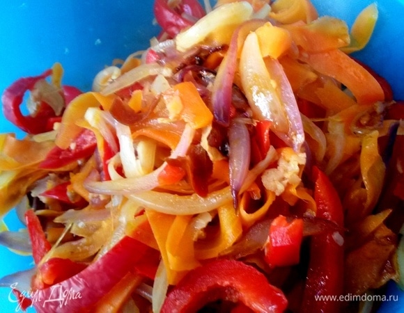 Обжаренный состав перенести в чашу.