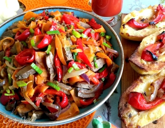 Подать вместе с салатиком.