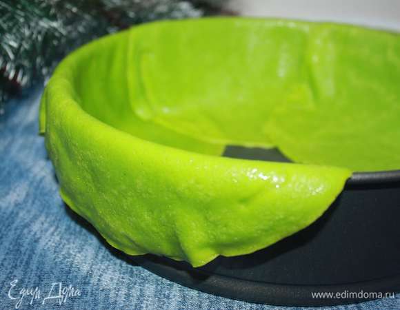 Край блина должен свисать.