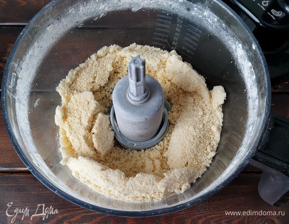 Получается снова крошка, но уже крупнее.