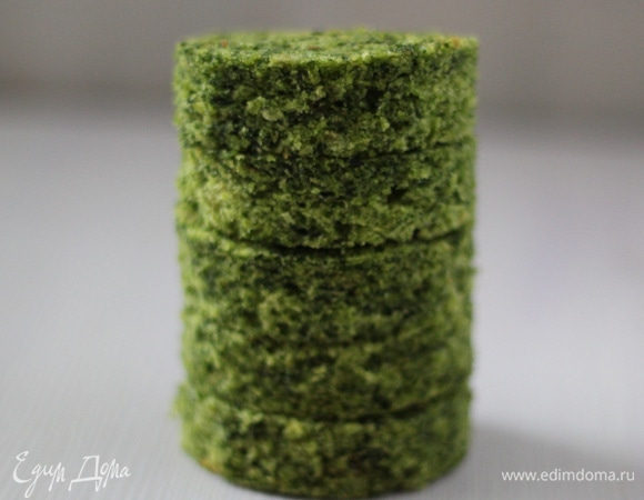 Количество кружков также определяете самостоятельно, смотря какую высоту пирожного вы хотите. У меня 5 шт.