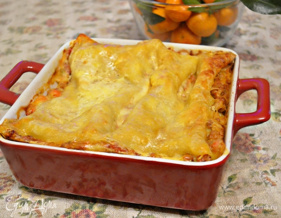 Верх лазаньи должен слегка подрумяниться. Buon appetito!