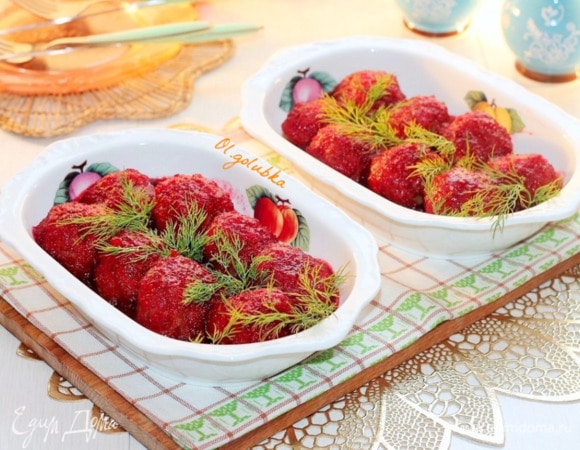 Перед подачей разогреваем блюдо в разогретой до 180°C духовке минут 5–10 и подаем, украсив зеленью.