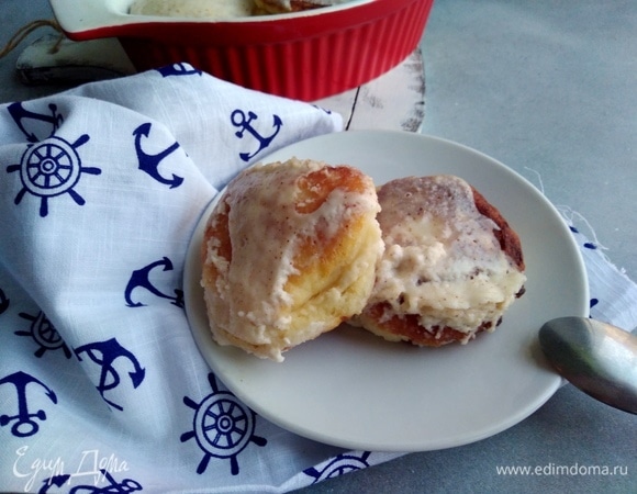 Подавать нежные сырнички теплыми на завтрак или полдник.