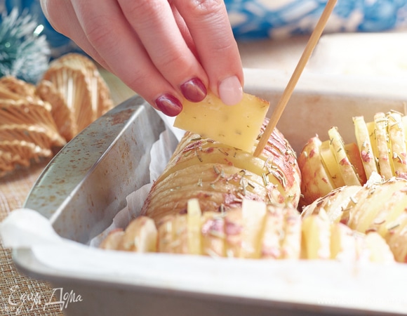 Потом копченый сыр.