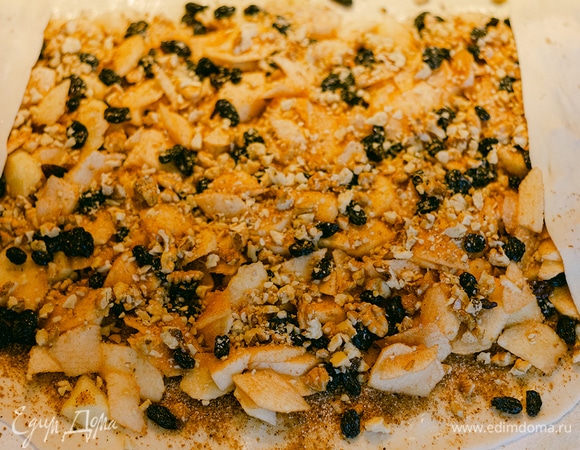 Завернуть края с обеих сторон.