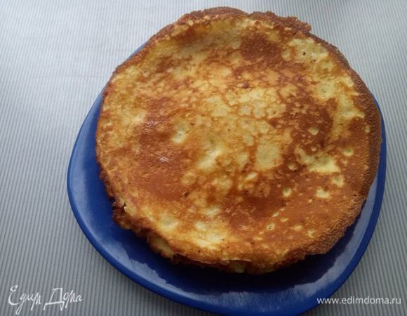 На блин выкладываем слой сыра Hochland, слой риса, нарезанный огурчик и рыбку. Посолить по вкусу. Сворачиваем и нарезаем. Приятного аппетита.