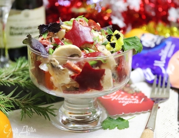 При подаче украсить салат зеленью. Приятного аппетита!