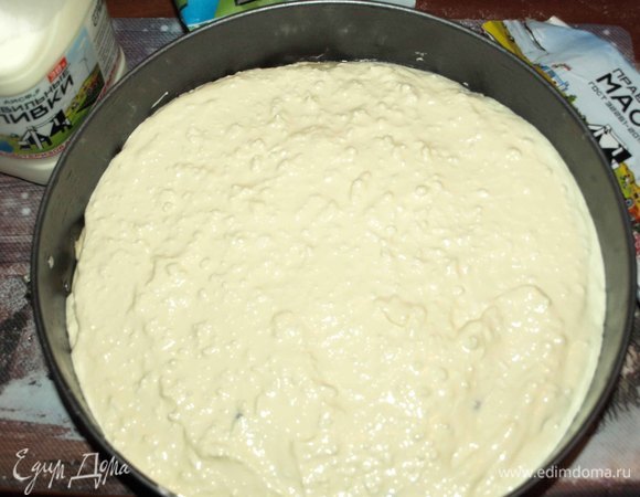 9% ПравильныйТворог АИСФеР соединяем с 38% ПравильнымиСливками АИСФеР, куриным яйцом, ванильным пудингом и сахаром. Соединяем до однородной гладкой массы любым удобным способом. Закрываем творожной массой смородину.