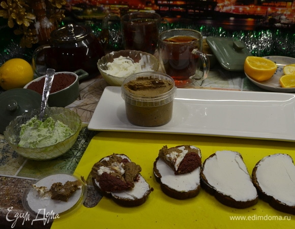 Также из паштетов можно сочинить необычные цветы!