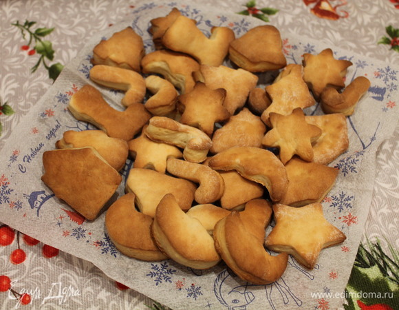 У меня получилось 68 штук. Вынимаем из духовки печенье. И продолжаем встречать новый 2020 год! Отличных выходных и приятного аппетита!