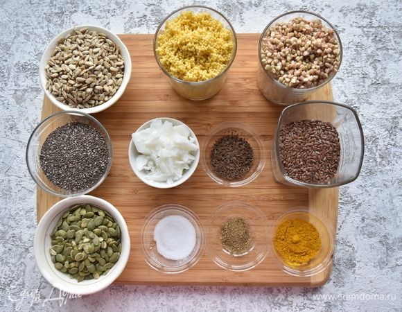 Подготовить необходимые продукты. Гречку и пшено предварительно промыть и замочить в воде на ночь.