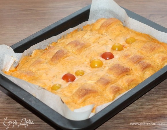 Помидоры черри, черный кунжут для украшения и по желанию.