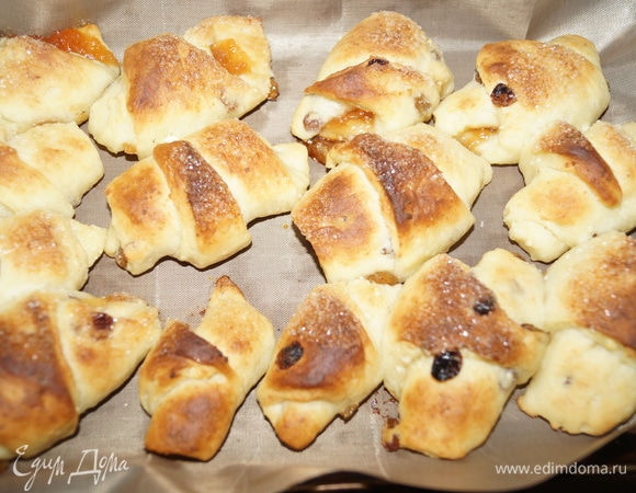 Выпекайте в духовке при 220°C в течение 20–25 минут. До румяной корочки.