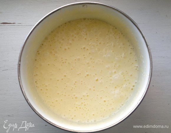 Взбить начинку до однородной массы.