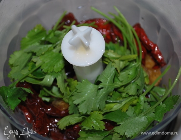 В блендере пробейте все до однородности.