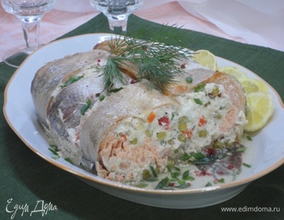 Перед подачей снимаем фольгу и удаляем деревянные шпажки. Украшаем зеленью.