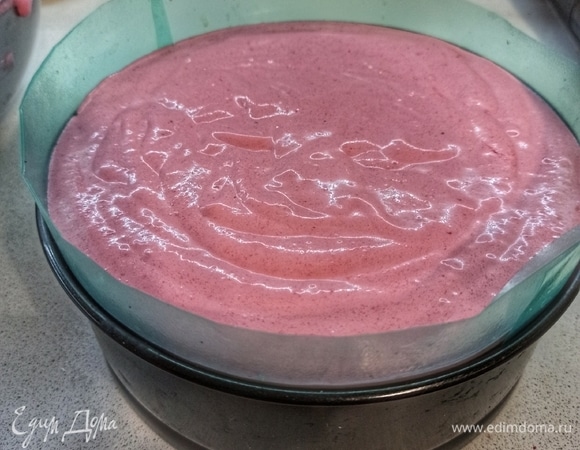 Разравниваем и убираем в морозилку минимум на 8 часов (на ночь).