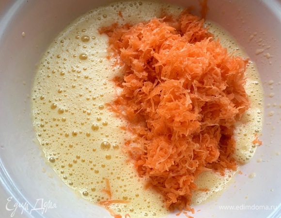 Добавляю морковь.