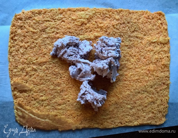 Выложить крем.