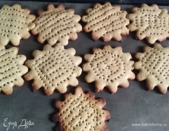 Поставить в разогретую духовку. Запекать при 200°C 15–20 минут.