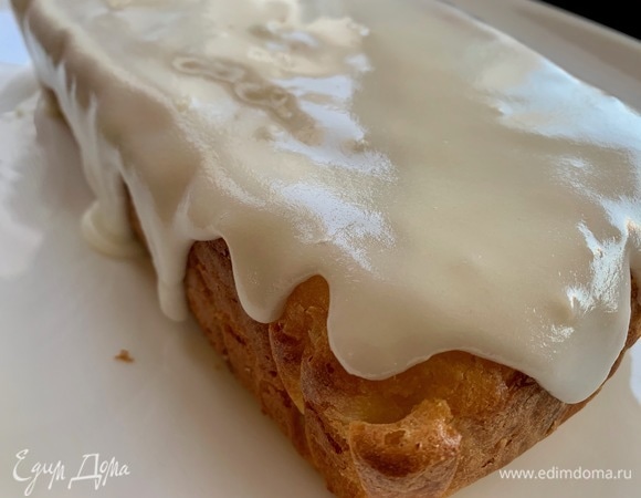 Глазурь будет стекать, не ровняйте — она застынет, и будет очень красиво!