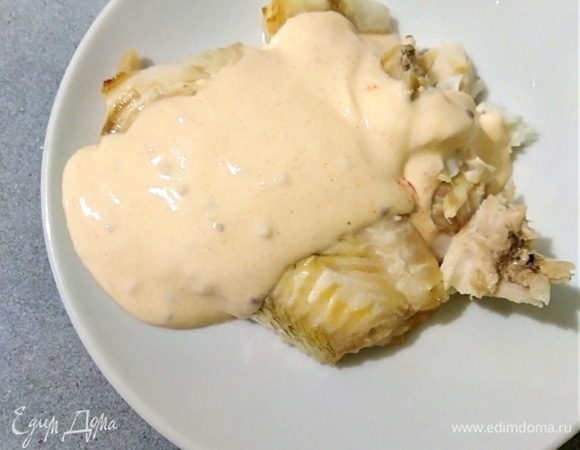 Подавать такой соус можно к овощам, рыбе или курице. Мы ели с рыбкой.