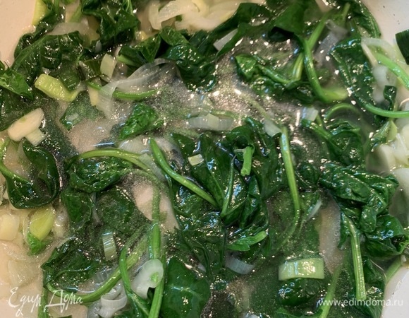 Прибавляем бульон.