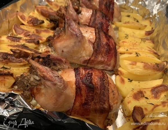 Запекайте в духовке при температуре 200°C до готовности (около 30 минут).