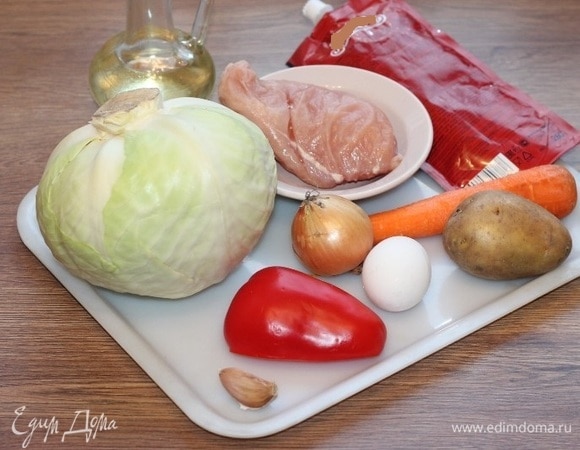Продукты для приготовления голубцов.