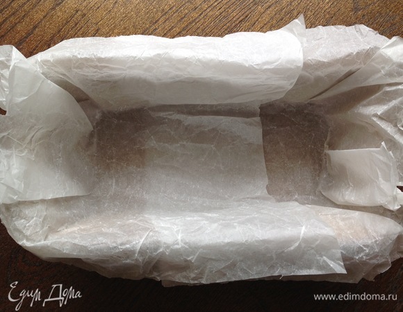 Пергаментом застелить форму.