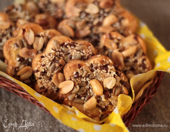 Остужаю на решетке и все! Завариваю чай :)