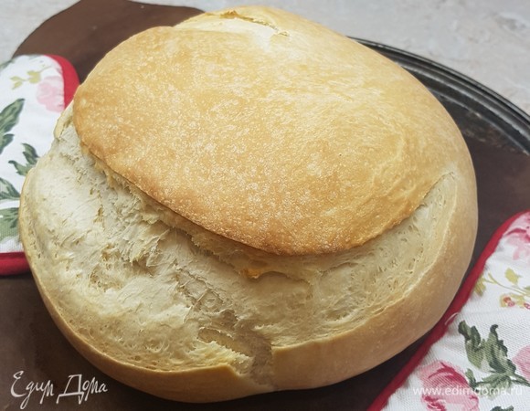 Вот такой румяный красавец получается. Дать полностью остыть на решетке.