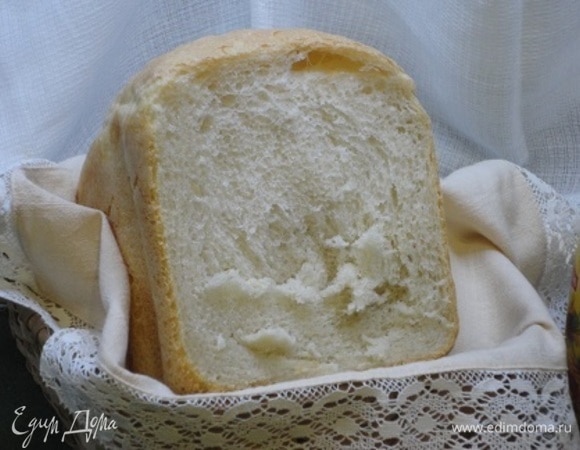 Отрезала корочку через часа 4. Рановато. Надо часов 8 не трогать хлеб.