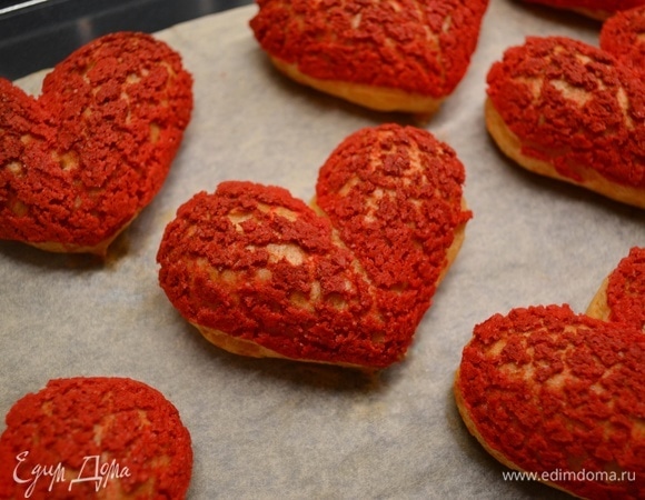 Выпекать пирожные при 180°C без конвекции около 35–40 минут.