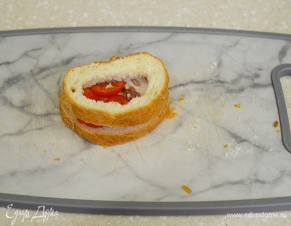 Положите на бутерброд.