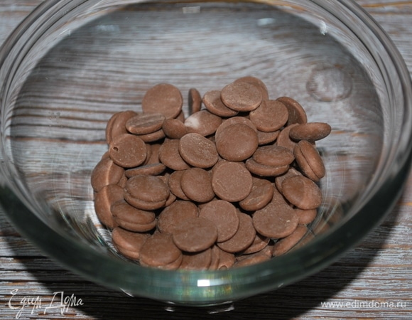 Шоколад растопите удобным для вас способом.