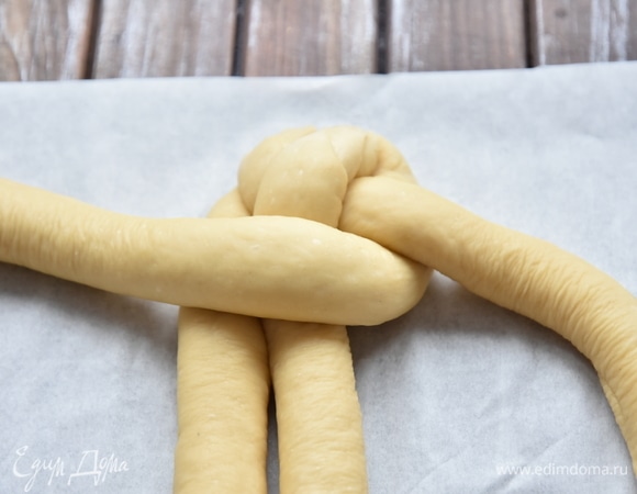 3-ий жгут возвратить на место. 4-ый жгут перенести в противоположную сторону.