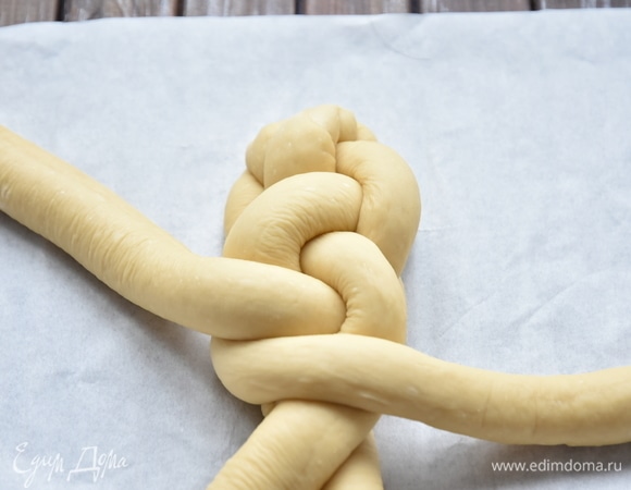 Верхний 2–ой жгут опустить между 1-ым и 4-ым.