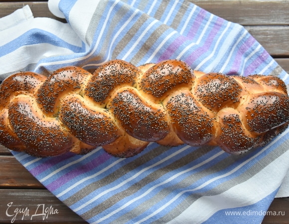 Выпекать хлеб в разогретой до 180°C духовке в течение 35 минут.