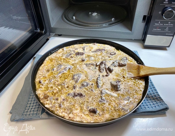 В середине процесса приготовления перемешать.