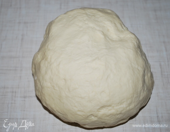 Пока готовила начинку, тесто отдохнуло.