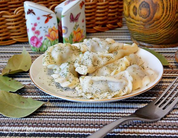 При варке ни один пельмень не развалился, хотя тесто было раскатано очень тонко. Тесто на 5+. Угощайтесь, приятного аппетита!