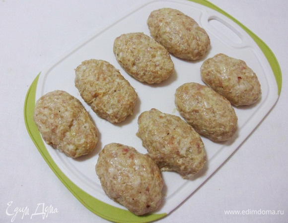 Сформировать котлеты.