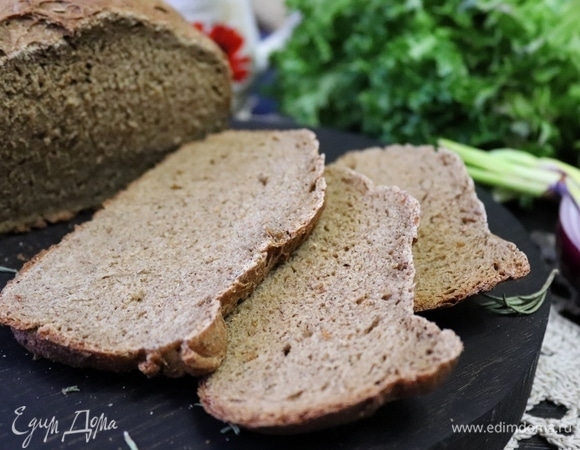 Когда хлебушек будет готов, раздастся звуковой сигнал. Достать хлеб из формы и дать остыть на решетке. Приятного аппетита!