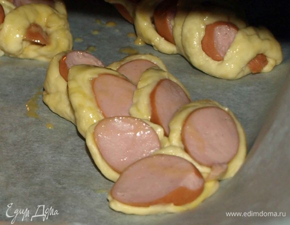 И отправляем в заранее разогретую до 180ºС духовку на 25 минут.