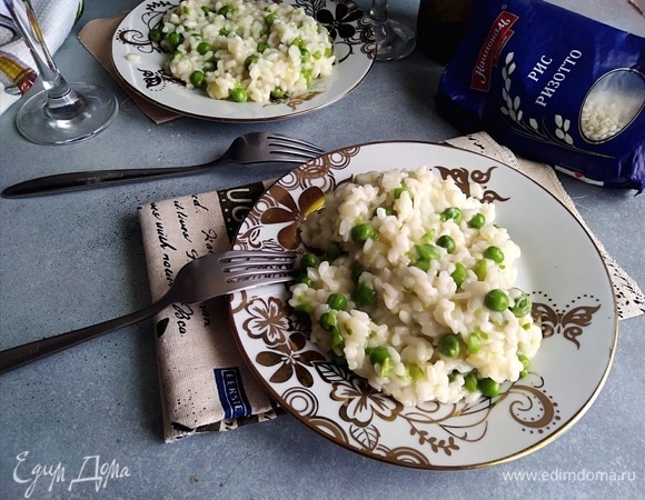 Есть ризотто сразу. Как самостоятельное блюдо или как гарнир к мясу. Приятного аппетита!